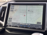高精細な地図表示で、目的地までスムーズに案内。渋滞情報もリアルタイムで確認でき、最適なルートを選択できます。旅の計画も安心して立てられますね。