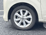 高級感引き立てるアルミ装着車。お洒落は足元からですね!