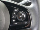 ◆アダプティブクルーズコントロール◆予め設定した車速内でクルマが自動的に加減速。前走車との適切な車間距離を維持しながら追従走行します。【LKAS】車線維持支援システムでステアリング操作を支援。