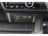 スマートフォンなどの音楽再生が可能なUSB接続ジャック装備車両です♪♪♪