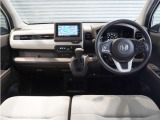 ◆インテリアパネル◆視界広々で非常に運転しやすくロングドライブでも疲れを感じさせないすっきりとまとまったインパネ周りです。