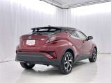 「バックフォルム」です。トランク・ラゲッジスペースには、多くの荷物を入れることが可能です。