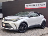 エッジの効いたボディラインとリアに向かって絞り込まれるクーペスタイルのSUV。低重心と高いボディ剛性でスポーティで安定した走りです。