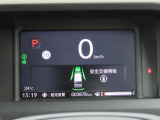 シンプルで視認性の良いメーター類です 。