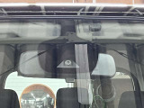 走行中に前方の車両等を認識し、衝突しそうな時は警報とブレーキで衝突回避と被害軽減をアシスト。より安全にドライブをお楽しみいただけます。