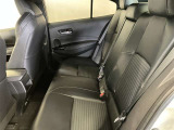 広々とした車内空間に優れた燃費性能。更にデザインも上質で人気のお車です!
