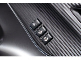 運転席のシートポジションメモリー機能は、登録済みの運転者と交代しても、シートポジションの変更の手間がかかりません。
