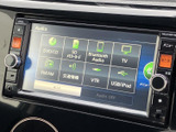 多彩な入力に対応し、CDやBluetooth、USBなど様々なメディアを楽しめます。高画質ディスプレイで、ドライブ中のエンターテイメントを充実させてください。