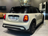 かわいいテールのデザインはほかの車にはない魅力があります。ひと目で&ldquo;MINI&rdquo;とわかるデザインです。