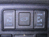 両側電動スライドドアを装備しております。