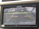 ◆◆バックカメラの画像です。ガイドラインがスムースな車庫入れをサポートいたします!車庫入れの安心感がアップしますね☆