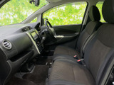 運転しやすいシンプルな操作性。視界も広く、運転に集中できます。快適なドライブをサポートする空間設計です。