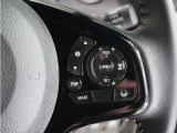 ◆アダプティブクルーズコントロール◆予め設定した車速内でクルマが自動的に加減速。前走車との適切な車間距離を維持しながら追従走行します。【LKAS】車線維持支援システムでステアリング操作を支援。