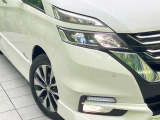 【LEDヘッドライト】悪天候や夜間走行時も良好な視界を確保し安心して運転できる高輝度LEDヘッドライトを装備!点灯速度が早く、消費電力も抑えられています。
