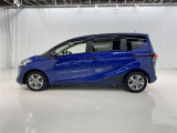 両側パワースライドドア付きだから、狭い駐車スペースなどでの 乗り降りラクラク!小さなお子さまのいるご家庭には嬉しい装備。