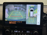バックカメラ、パノラミックビューモニター付きで視界良好