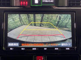 【バックカメラ】駐車時に後方がリアルタイム映像で確認できます。大型商業施設や立体駐車場での駐車時や、夜間のバック時に大活躍!運転スキルに関わらず、今や必須となった装備のひとつです!