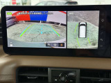 駐停車には便利なアラウンドビューモニター搭載。サイドモニターの切り替えも可能です。