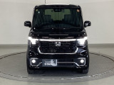 デイタイムランニングランプ付フルLEDヘッドライトは、Honda初となるダイレクトプロジェクション式を採用です!