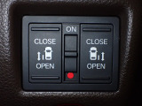 【両側パワースライドドア】両側がパワースライドドアになっており、運転席のスイッチやスマートキーでも開閉が可能です!開口部も広いので乗り降りも楽々♪