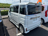 ☆お車についた傷やヘコミ、事故の修理もハヤシにお任せください。自社鈑金工場で修理ができますの安心です☆