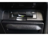 高速道路の利用時に便利なETC。料金所での停車や小銭を探す手間がなくなり快適です♪見た目もすっきりとしたビルトインタイプを装備しています。