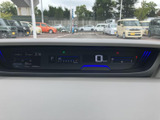 視認性の高いメーター類が、運転に必要な情報を的確に伝えます。運転状況を把握しやすく、安全運転をサポートします。
