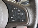 ◆アダプティブクルーズコントロール◆予め設定した車速内でクルマが自動的に加減速。前走車との適切な車間距離を維持しながら追従走行します。【LKAS】車線維持支援システムでステアリング操作を支援。