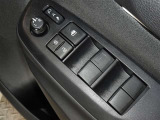 電動格納式ドアミラー・パワーウインドウを装備しています。