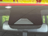 【トヨタセーフティセンス】走行中に前方の車両等を認識し、衝突しそうな時は警報とブレーキで衝突回避と被害軽減をアシスト。より安全にドライブをお楽しみいただけます。