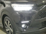 LEDヘッドライトです。デザイン性がよくとても明るいので、夜間の走行や悪天候でも安心です。しかも長寿命!