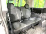 3列目シートはもちろん状態良好☆大人でもゆったりと座って頂けますので、大人数でのお出かけもラクラクです♪ご家族で、気の知れた仲間で、ドライブに行くのが楽しみですね♪