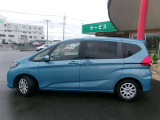 スライドドアなので狭い駐車場でも乗り降り安心です☆