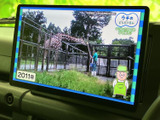 停車中に楽しめるTV機能。ニュースや番組をチェックして、待ち時間を有効活用できます。長距離移動の際の休憩に最適です。