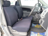 お車選びをお楽しみ頂けるよう、在庫車の展示スペースを十分に確保しております。