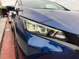 LEDヘッドライト装備。暗い道や、天候の悪い日でも視界良く運転できます。