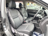 運転席シート廻りは使用感も少なく、良好な状態となっています。前オーナー様が丁寧に使っていたことがよくわかりますね。