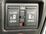 【両側パワースライドドア】両側がパワースライドドアになっており、運転席のスイッチやスマートキーでも開閉が可能です!開口部も広いので乗り降りも楽々♪