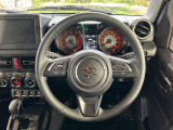 【純正革巻きステアリング】上質な革を使用することで、手にしっかり馴染みとても運転しやすいハンドルです♪