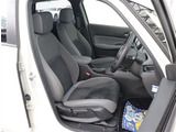 お車選びをお楽しみ頂けるよう、在庫車の展示スペースを十分に確保しております。