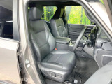 運転席シート廻りは使用感も少なく、良好な状態となっています。丁寧に使われていたことがよくわかりますね。