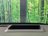 【ヘッドアップディスプレイ】現在の速度や走行情報をデジタル表示で運転席前方のガラスに投影!運転中、目線をずらさず必要な情報を確認できるのでとっても便利で安心!