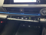オートエアコンは温度を設定するだけで、自動で風量などを設定してくれます。運転しながら操作も必要ないので、安全性も向上します。