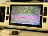 駐車時の安全性を高めるバックモニター。後方の状況をクリアに映し出し、狭い場所でも安心して駐車できます。運転に自信がない方にもおすすめです。