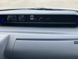 見やすいメーターパネルは、運転に必要な情報を的確に表示。直感的な操作で、運転に集中できます。