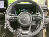 握りやすいステアリングは、運転操作を快適にします。スムーズなハンドリングで、運転の楽しさを味わえます。