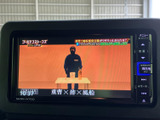 停車時にTVの視聴が可能です。移動中の待ち時間も快適に過ごせる嬉しい機能です。楽しい時間をお届けします。