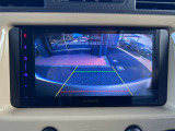 駐車時、後方の映像がモニターで確認できます。駐車が苦手な方にお勧めの機能です。