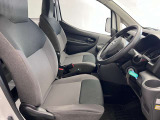 【運転席シート】ゆったりと広々した空間です。ストレスなく運転ができますよ!