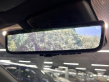 【デジタルインナーミラー】後席の大きな荷物や同乗者で後方が確認しづらい時でも安心!カメラが撮影した車両後方の映像をルームミラー内に表示。クリアな視界で状況の確認が可能です!